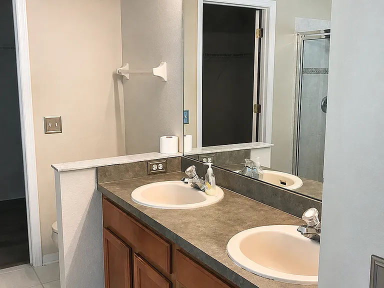 838 Addison Dr NE — Photo 19