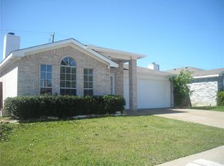 722 Charles City Dr, Arlington, TX 76018
