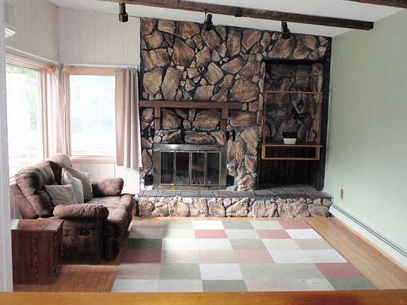 5th image of 685 Fairbanks St