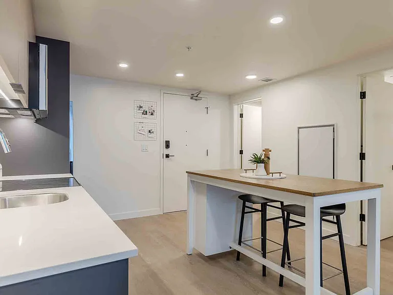 10146 123rd St NW — Photo 23