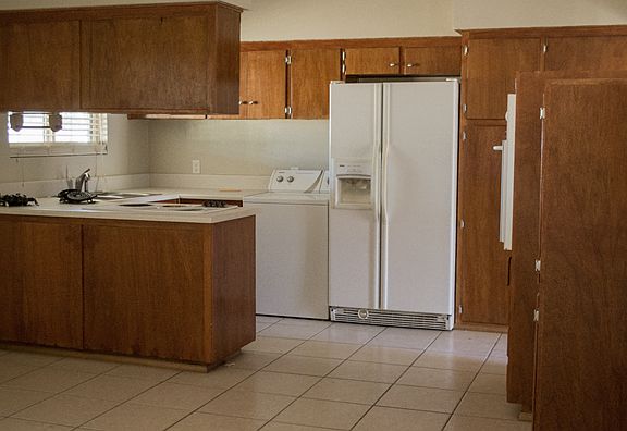 2nd image of 7032 W Mariposa St
