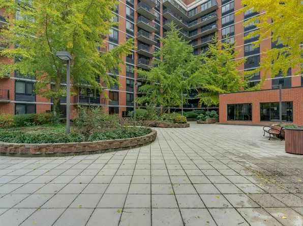 700 Grove Street image 32 of 39