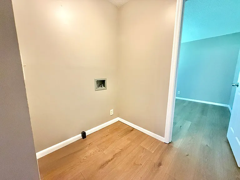 916 Brentwood Dr — Photo 11