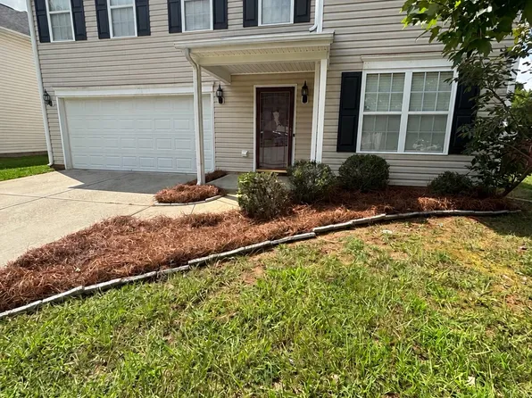 2904 Woodbluff Dr, Greensboro, NC 27406