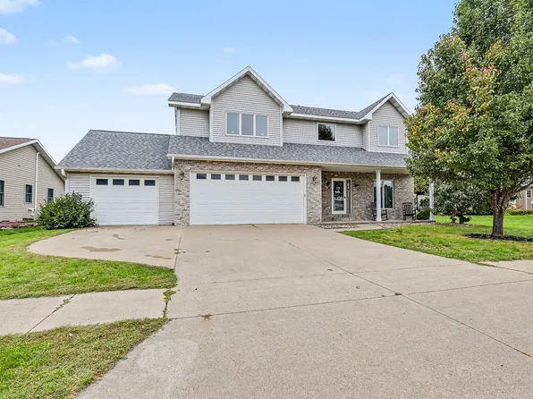 607 E 16th St, Pella, IA 50219
