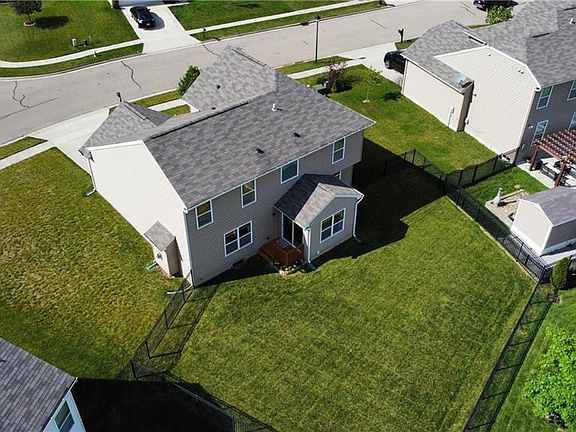 4th image of 2366 Gardner Dr