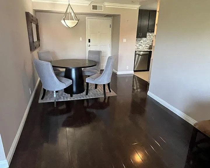 12157 Moorpark St #204 — Photo 4
