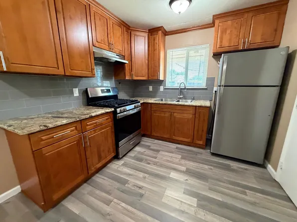 5725 Woodleigh Dr, Carmichael, CA 95608