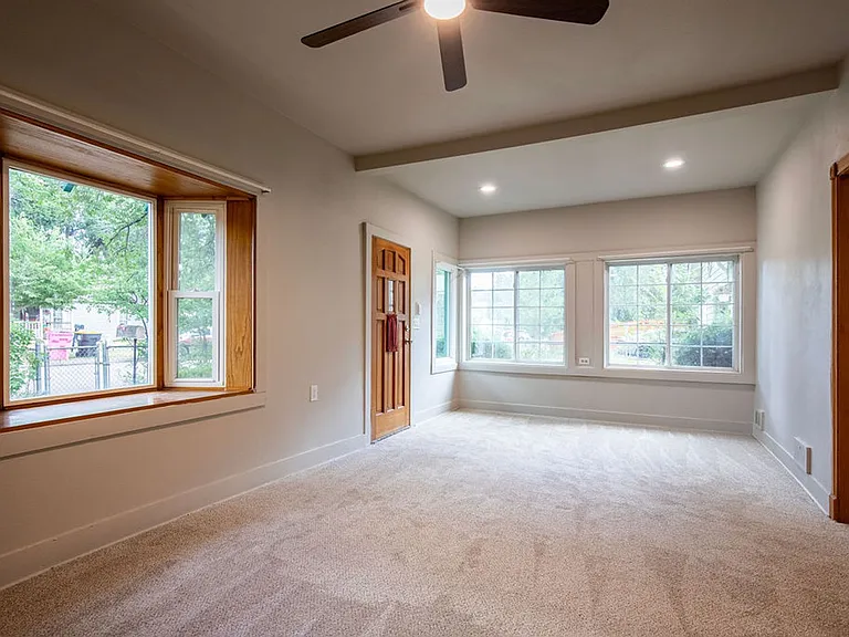 2526 Main St — Photo 6