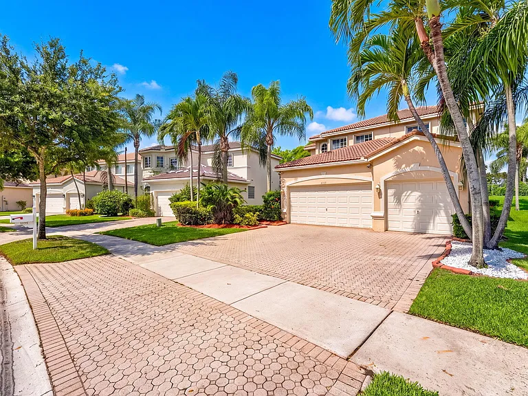 6775 SW 195th Ave — Photo 40