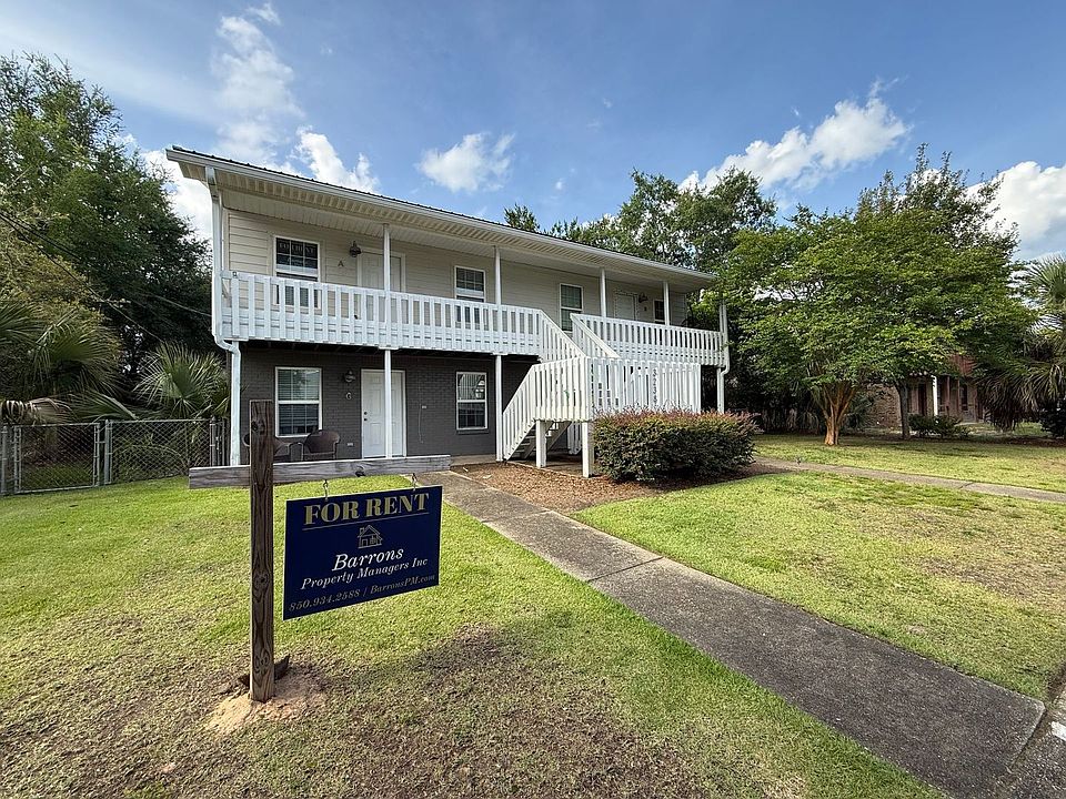 1st image of 3238A Redwood Ln