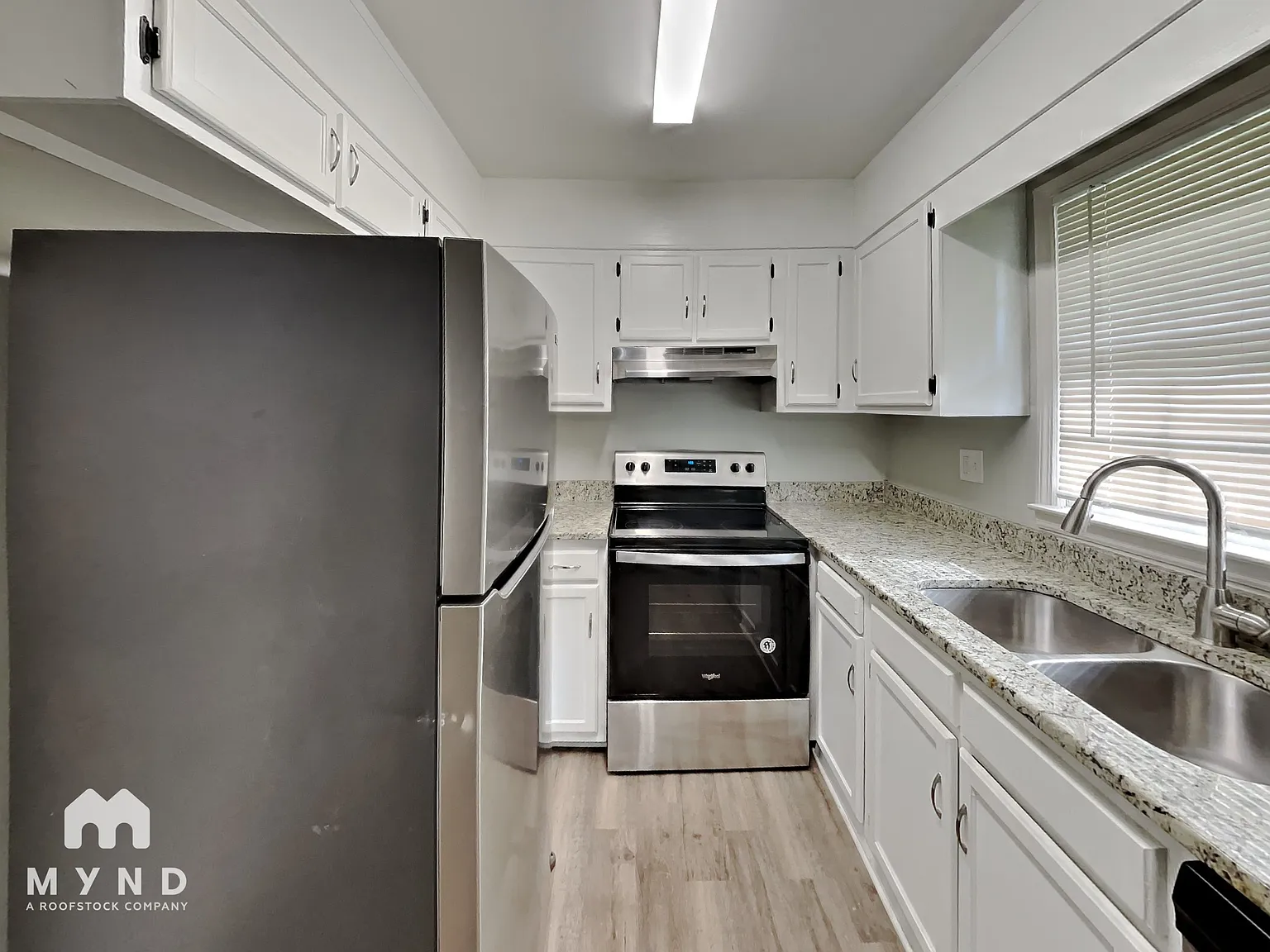 3 bed, 2.0 bath, 1272 sqft, $1,965 — Photo 3