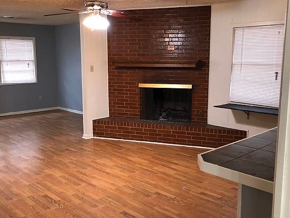 3rd image of 3020 45th St