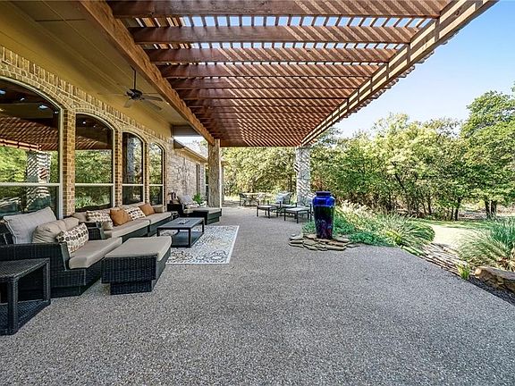 2nd image of 311 Bishop Dr