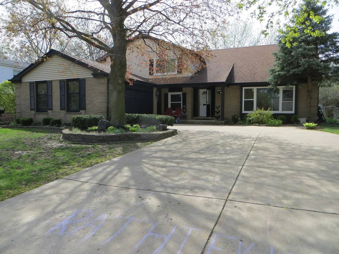 2424 Rebecca Ln photo 1