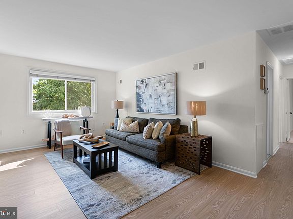 2nd image of 6540 Farmingdale Ct
