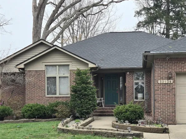 32134 Leona St, Garden City, MI 48135