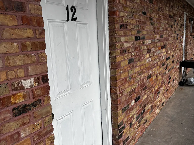 1434 Saint Andrew St #12 — Photo 2