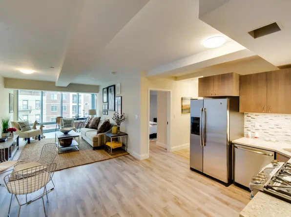 28-18 Astoria Boulevard image 1 of 4