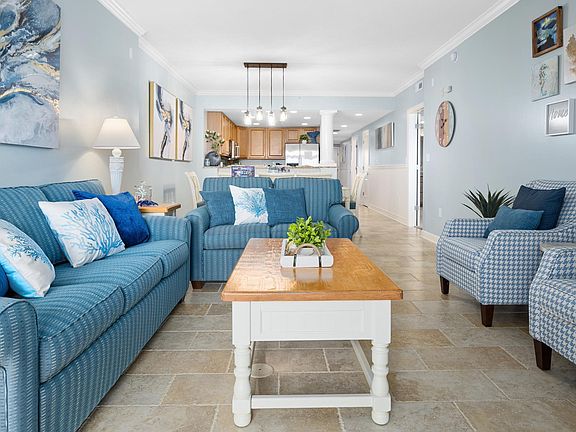 5th image of 300 17th St Unit 203