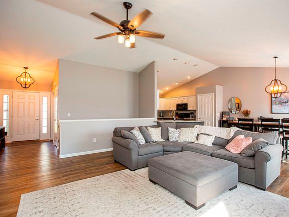3rd image of 51304 Kendallwood Dr