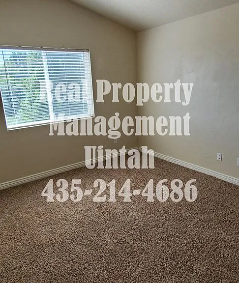449 E Red Fox Ln — Photo 16
