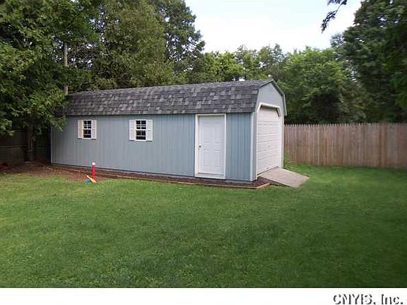 5th image of 216 Port Watson St
