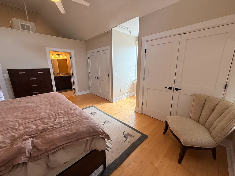 City Club Apartments — Photo 44