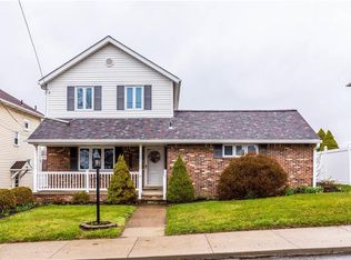 1817 Montour St, Coraopolis, PA 15108