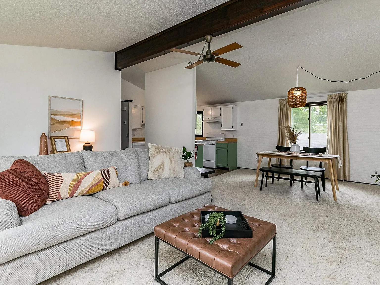 3 bed, 1.5 bath, 1400 sqft, $2,600 — Photo 4