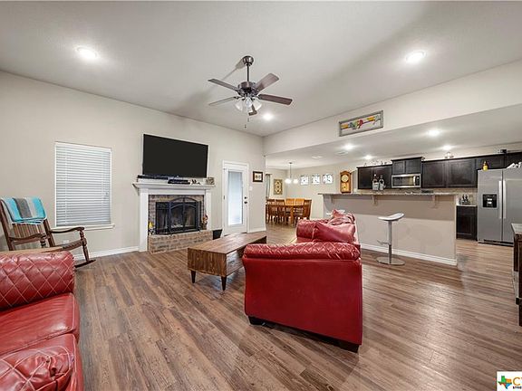 2nd image of 820 Kendra Dr