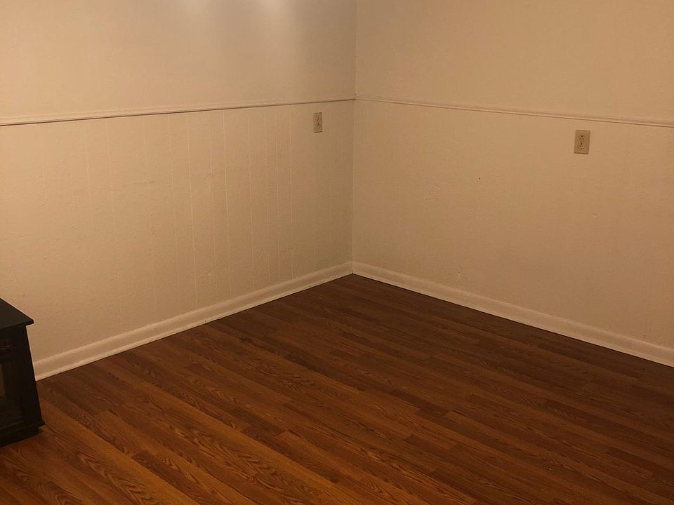 2nd image of 1031 Highway 100 #17