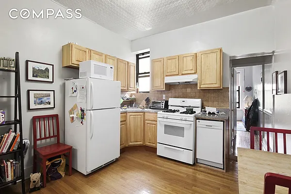 Rented by Compass | media 9