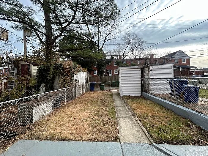 700 Bethnal Rd — Photo 10