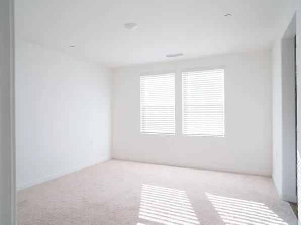 4055 N Casey Ave, Fresno, CA 93723