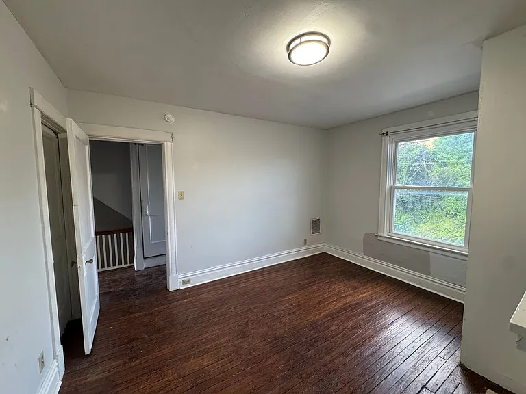 82 Estella Ave — Photo 11
