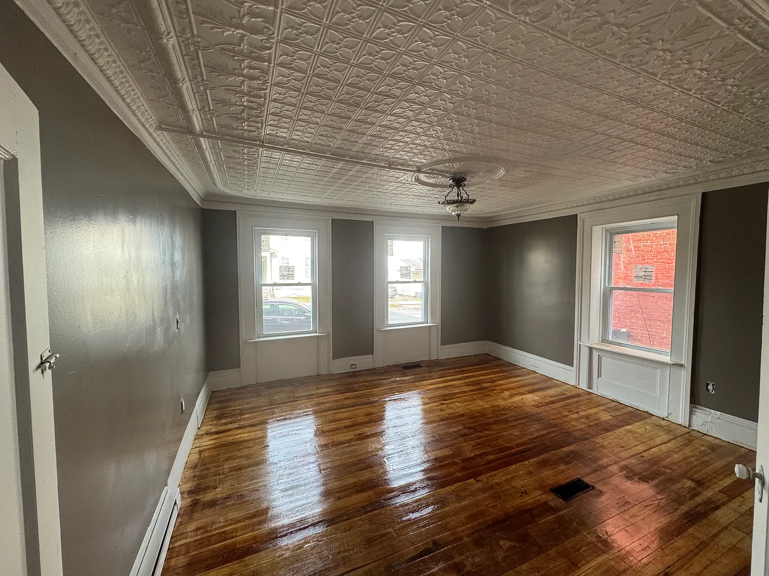 3 bed, 1000 sqft, $1,250 — Photo 3