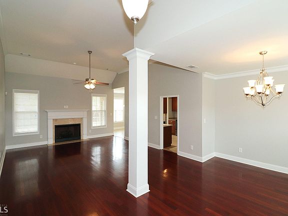 5th image of 615 Huntwood Ln