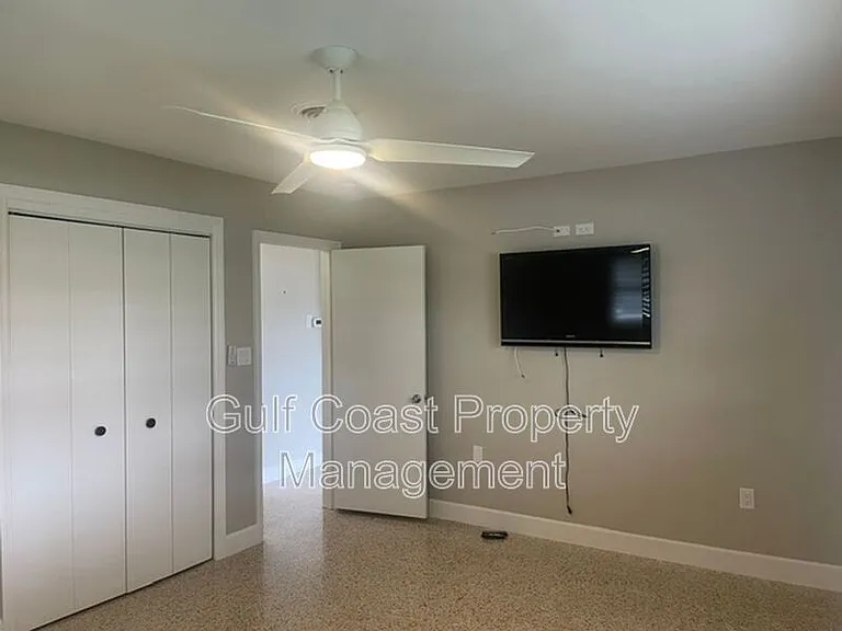 2253 Valencia Dr — Photo 34