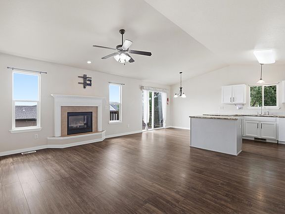 2nd image of 168 Savoy Cir