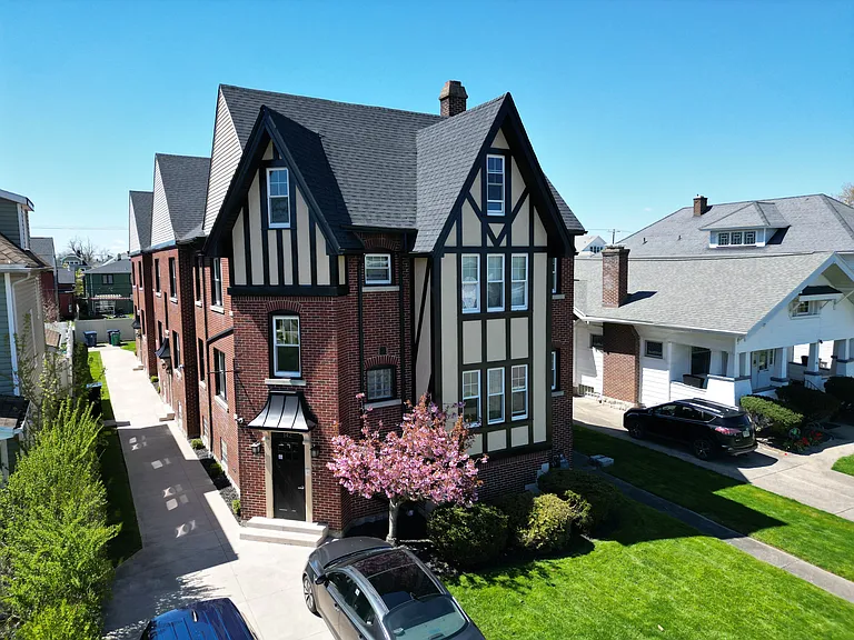 142 Saranac Ave #7 — Photo 8