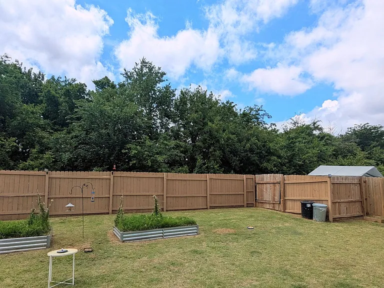 524 SE 7th Pl — Photo 12