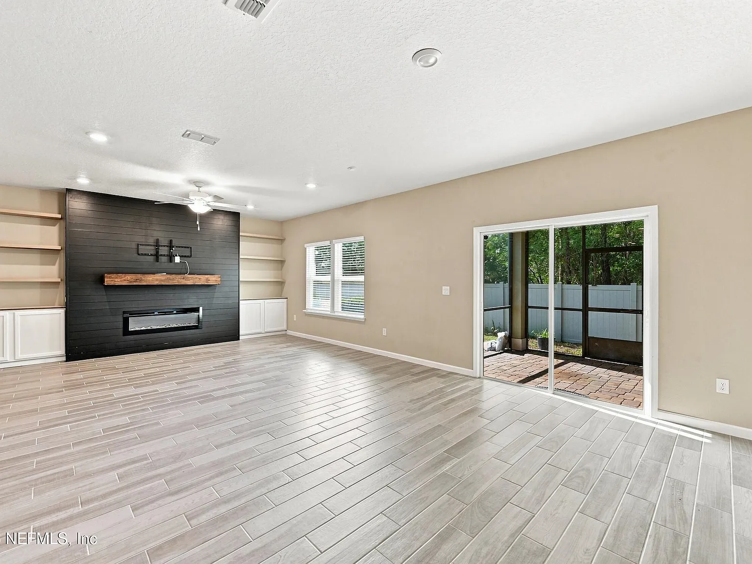 3 bed, 2.0 bath, 1548 sqft, $2,200 — Photo 2