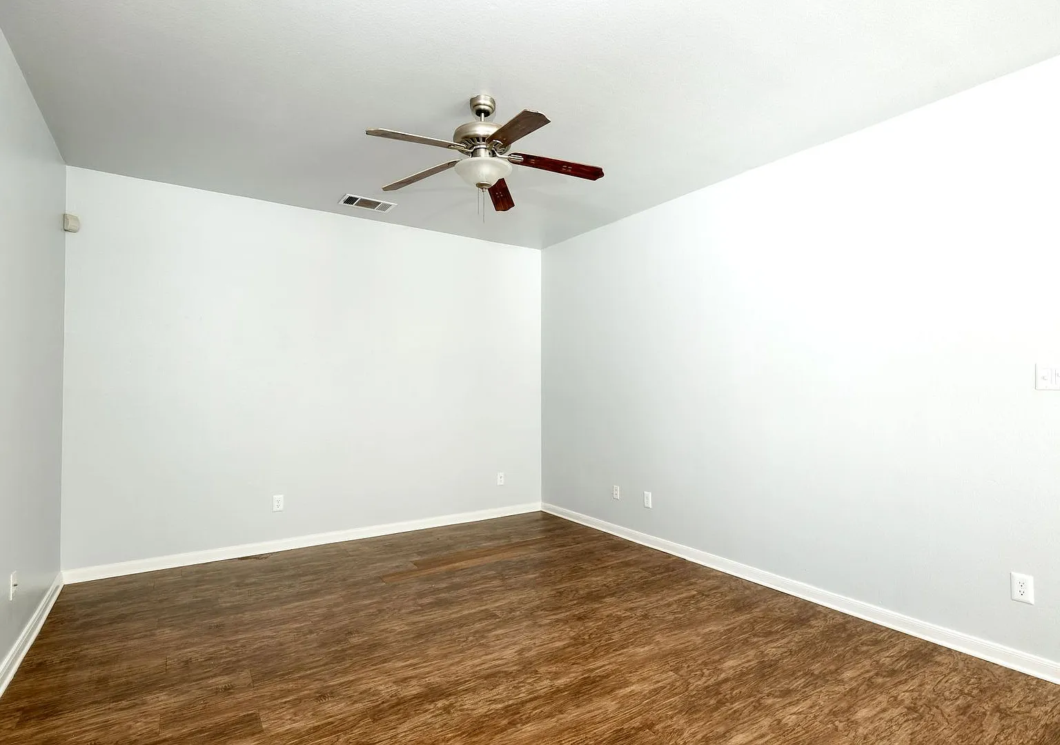 2802 Southampton Way — Photo 2