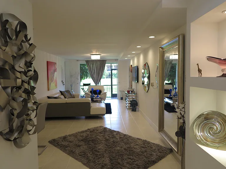 7875 La Mirada Dr — Photo 4