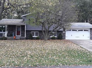 3512 Crownpoint St NW, Massillon, OH 44646