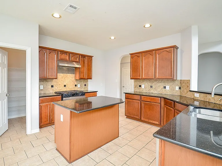 3911 Fallsbrook Ct — Photo 17