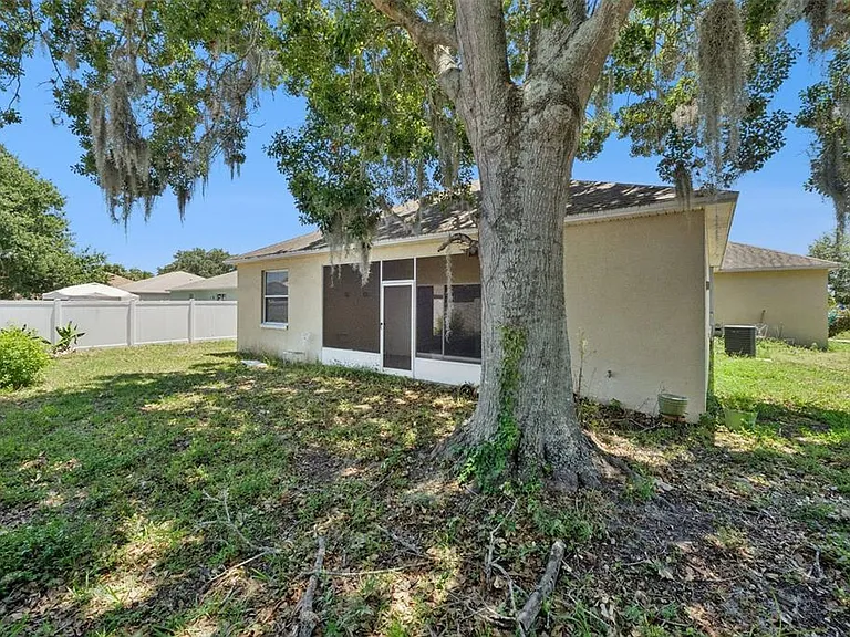 7055 Heatherbrook Dr — Photo 32