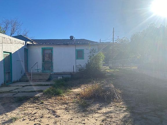 2nd image of 583 Medina St