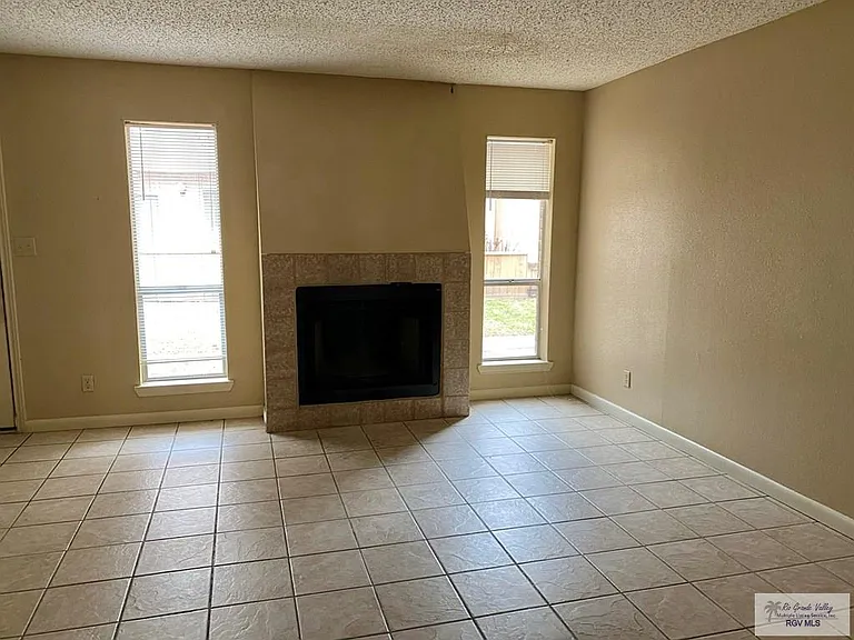 3500 Carmen Ave #302 — Photo 2